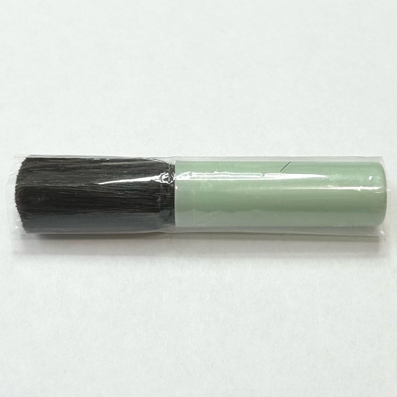 Clinique Blush Brush with Green Handle - Brand New in Plastic Sleeve, Never Used - Picture 5 of 7